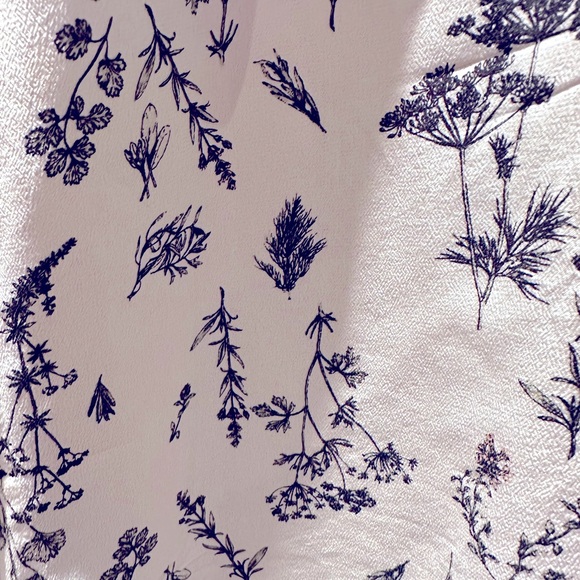 Club Monaco Silk Sleeveless Top - Picture 7 of 8